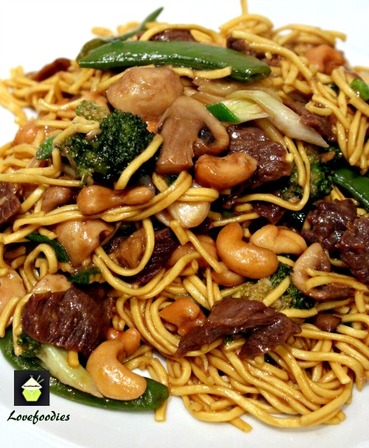 Beef and Vegetables Lo Mein